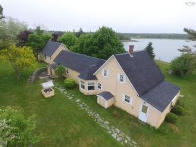 142 Bay Side Drive